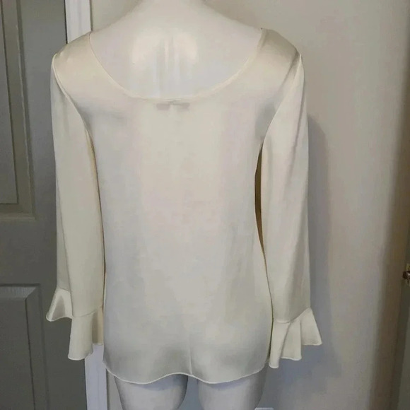 Elizabeth & James Karlotta Satin like Ivory Cream Blouse(S) - Picture 4 of 9